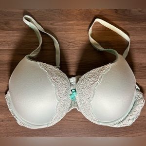 Victoria’s Secret Body by Victoria push up bra 36D - light blue